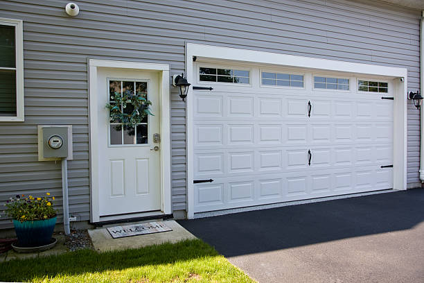 24/7 Emergency Garage Door Panel Replacement experts in Steep Falls, ME